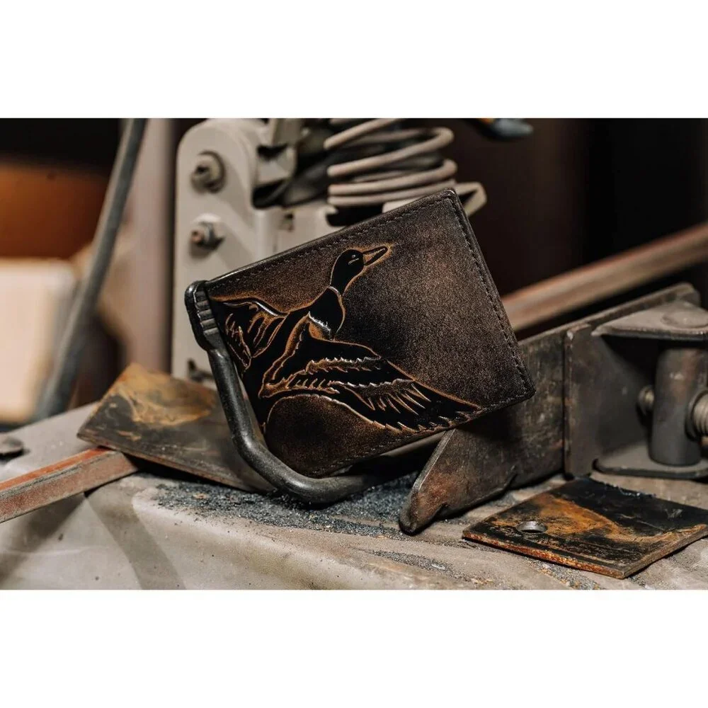 Men's Duck Classic Bifold Brown Grain premium Leather Fishing Wallet Card